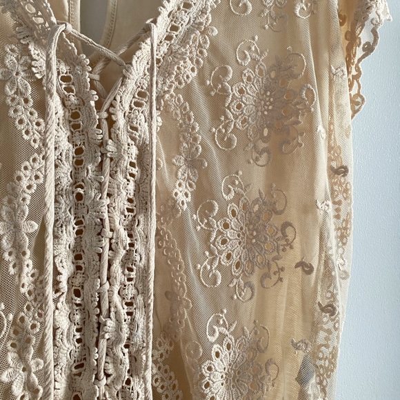 Gimmicks by BKE lace-up mesh embroidered top, cream - Picture 8 of 10